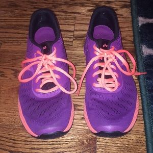 Worn less than 5 Times! Great shoes